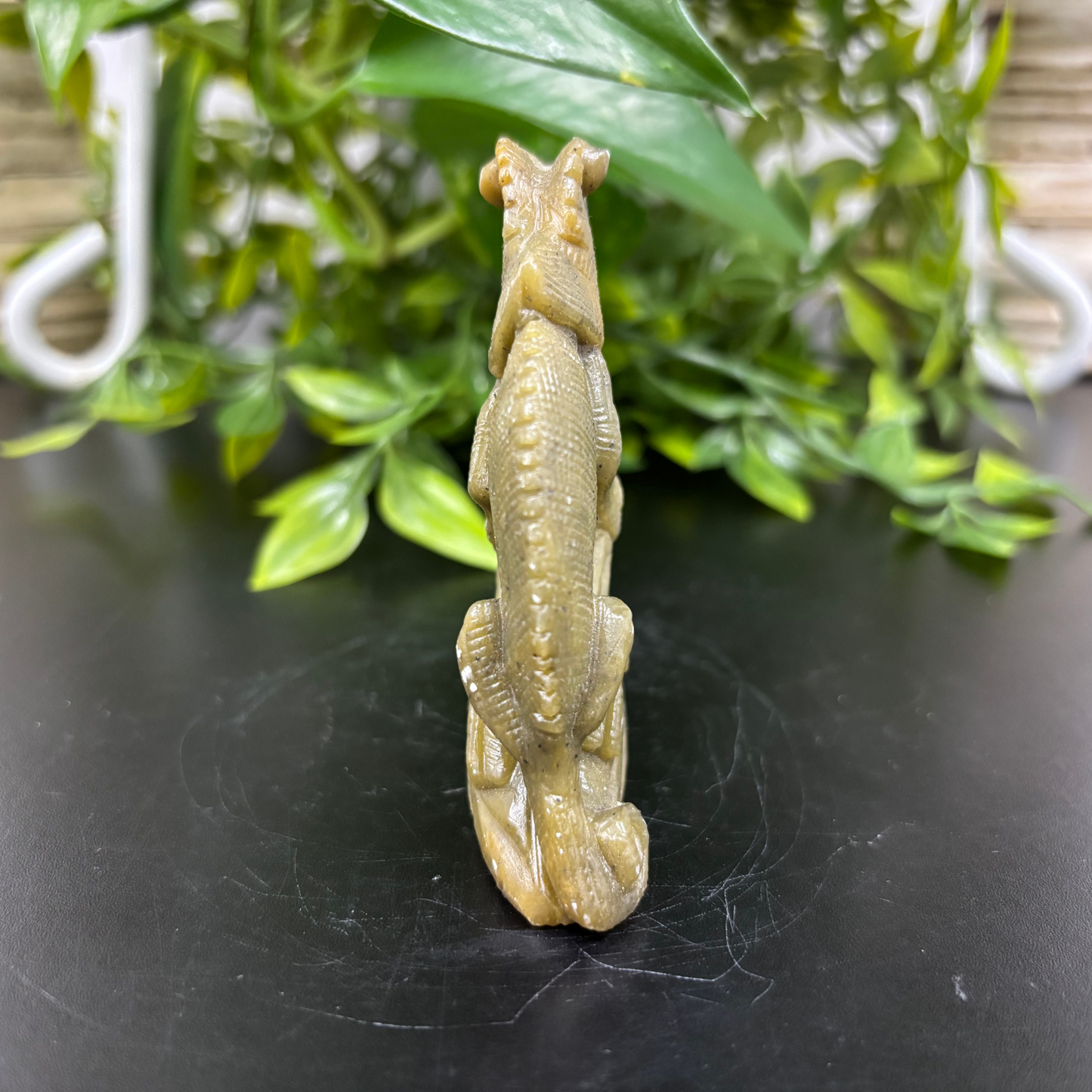 Natural Serpentine Chameleon Gemstone Figurine Hand-Carved Crystal Animal Statue for Home Dcor, Collectibles & Healing Stone Sculpture RAN487