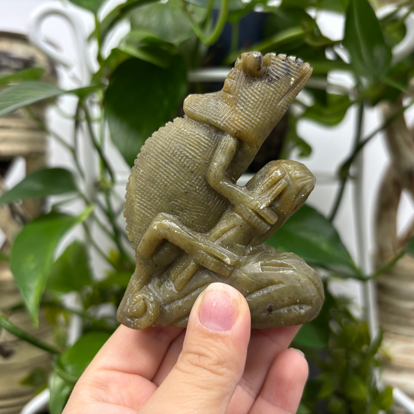 Natural Serpentine Chameleon Gemstone Figurine Hand-Carved Crystal Animal Statue for Home Dcor, Collectibles & Healing Stone Sculpture RAN487