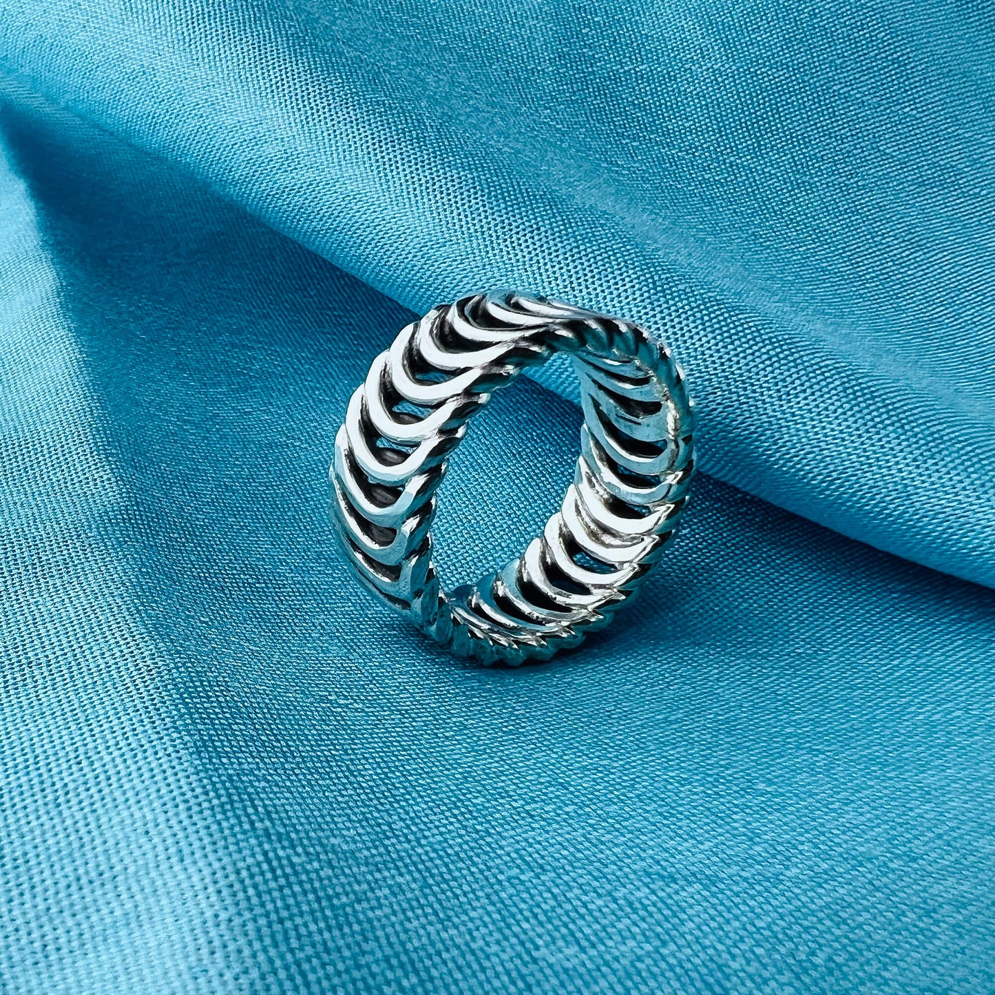 925 Sterling Silver Eternity Loops Ring - Gem Avenue