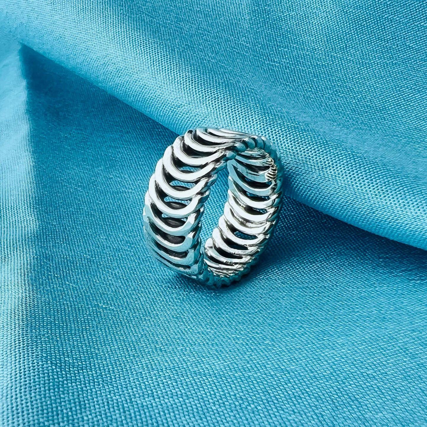 925 Sterling Silver Eternity Loops Ring - Gem Avenue