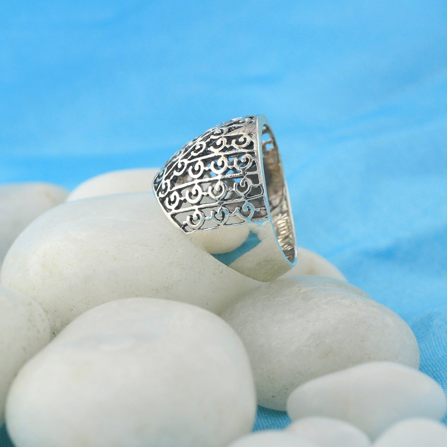 925 Sterling Silver High Polished Hollow Filigree Swirl Wide Ring - Gem Avenue