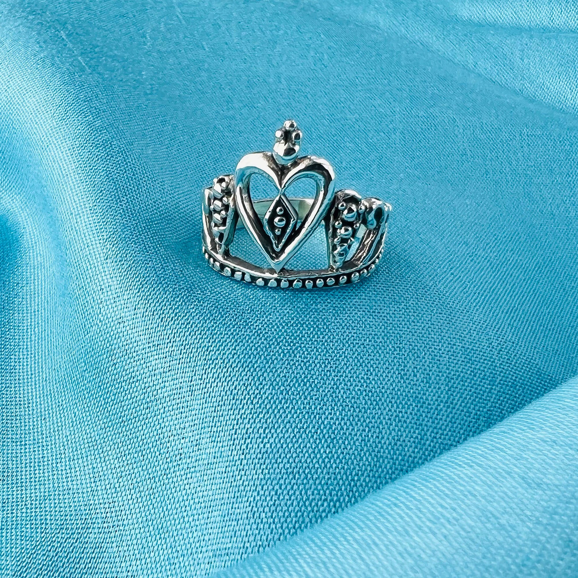 Queen Crown Design Oxidised 925 Sterling Silver Ring - Gem Avenue