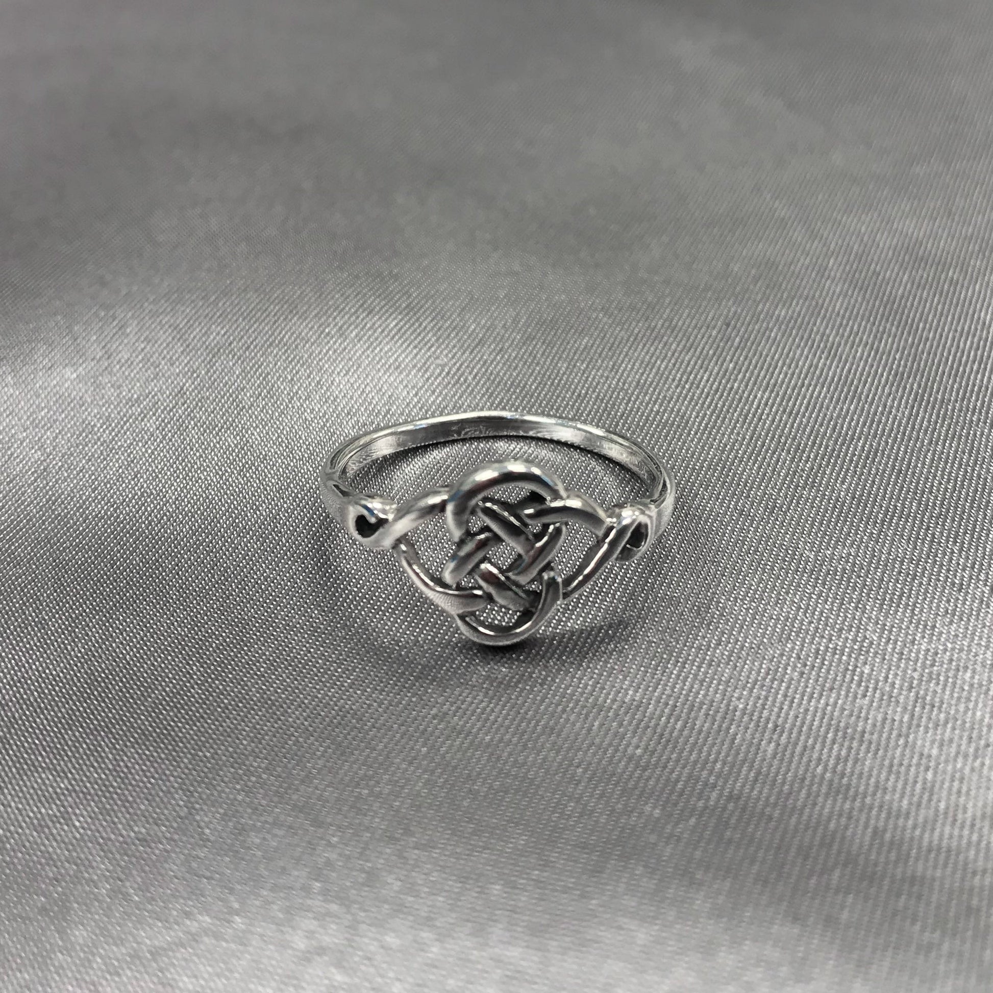 925 Sterling Silver Celtic Knot Design Ring - Gem Avenue