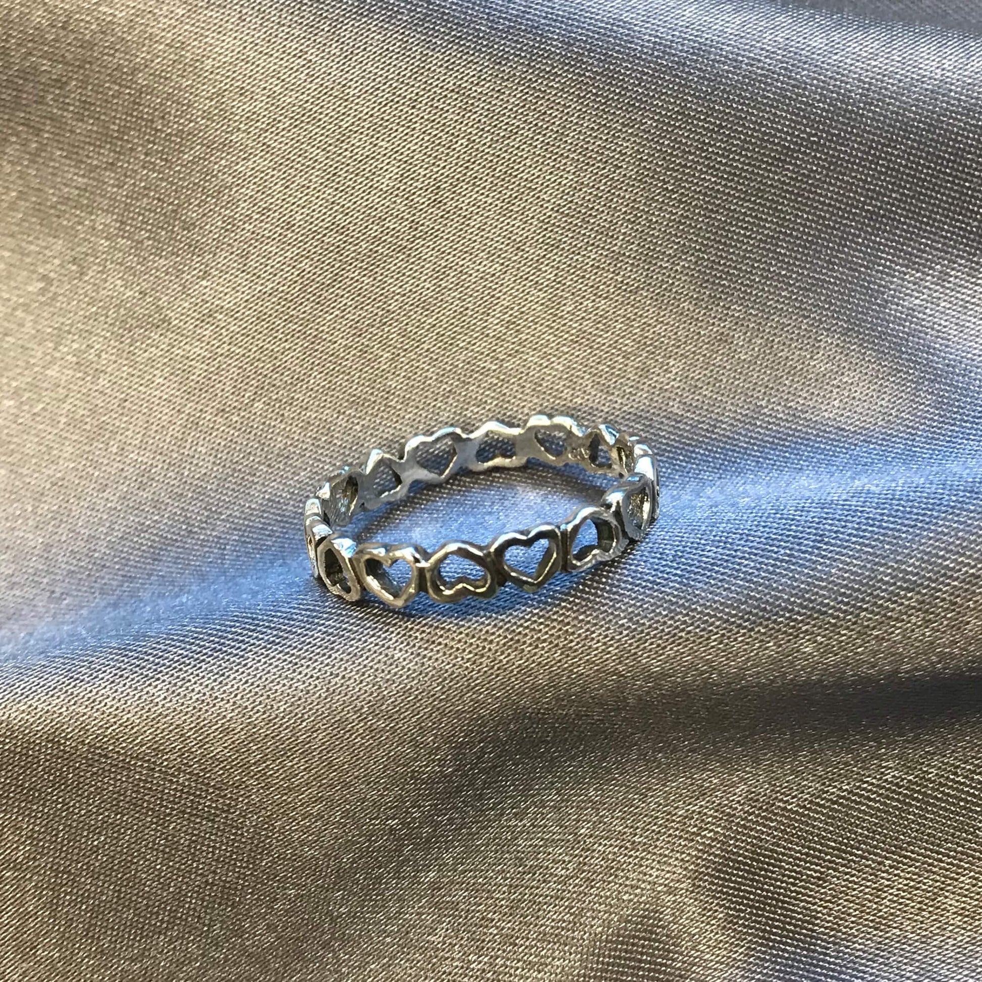 925 Sterling Silver Tiny Open Hearts Eternity Band Ring - Gem Avenue