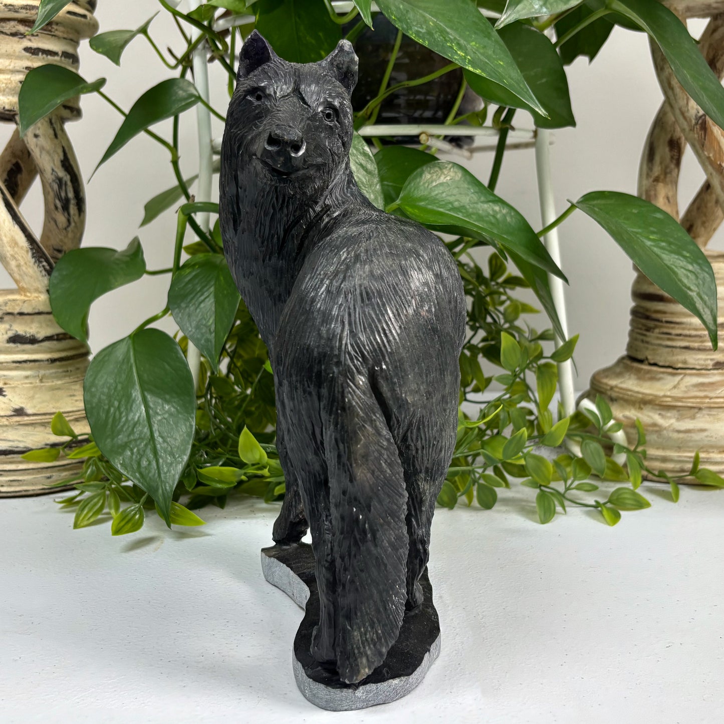 Serpentine Wolf Figurine - Gem Avenue