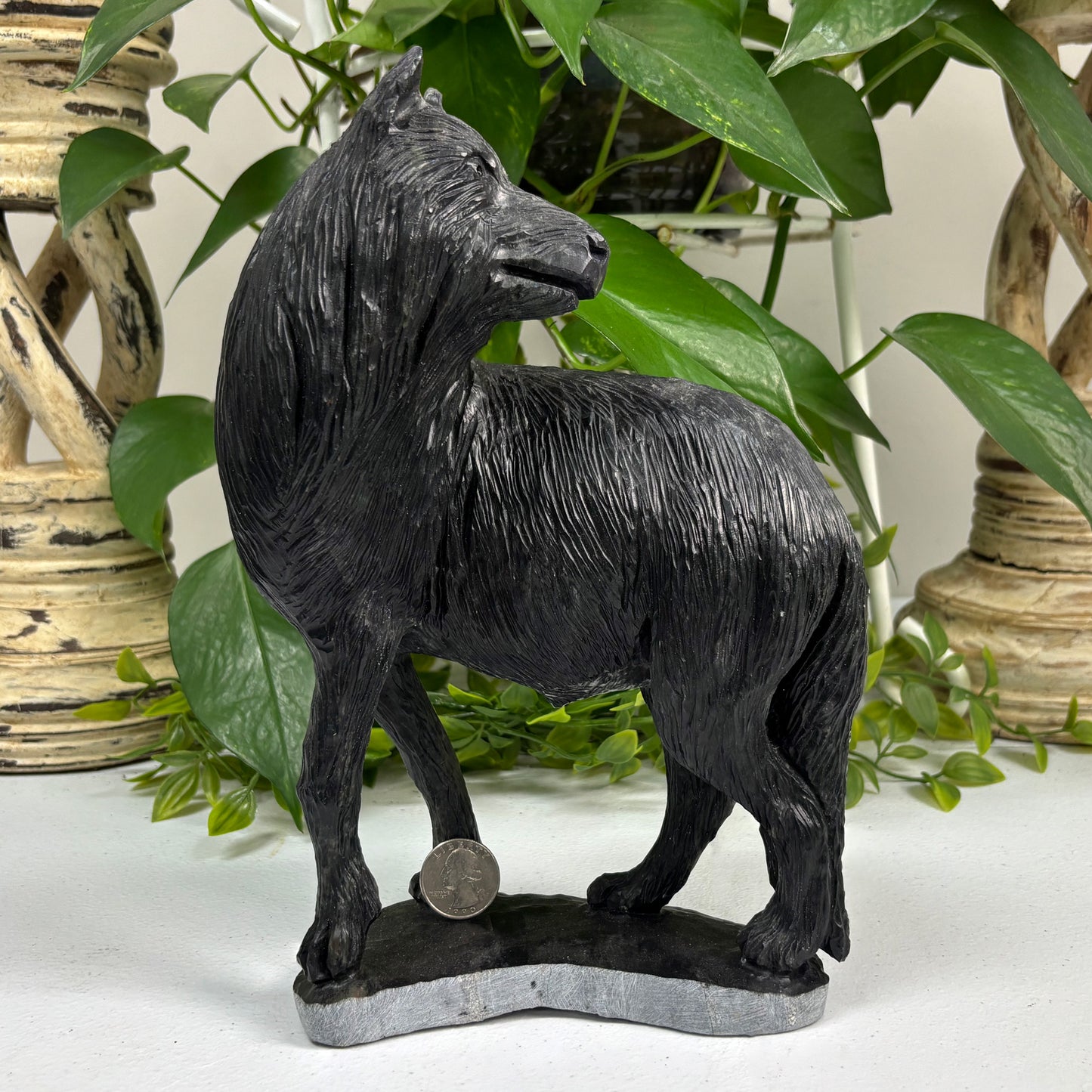 Serpentine Wolf Figurine - Gem Avenue