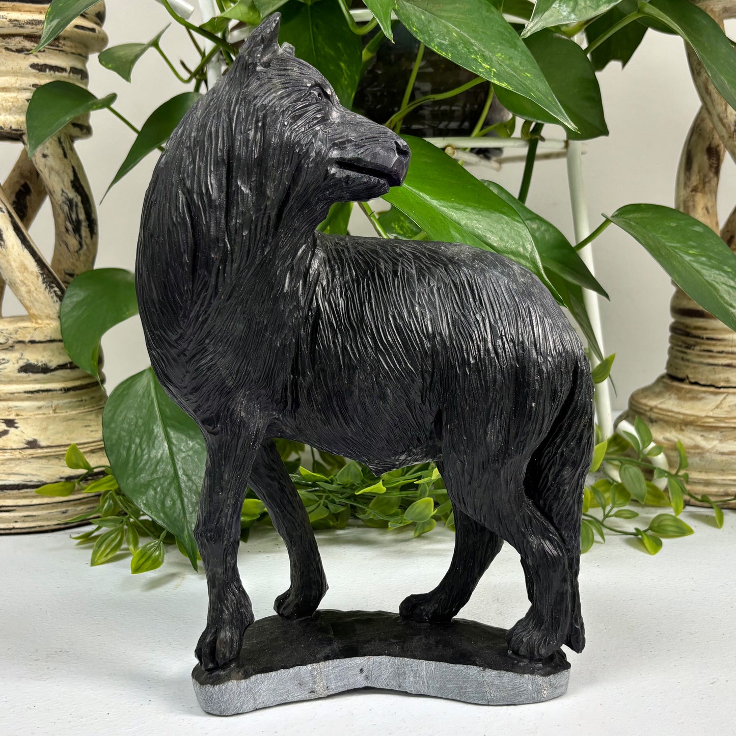 Serpentine Wolf Figurine - Gem Avenue