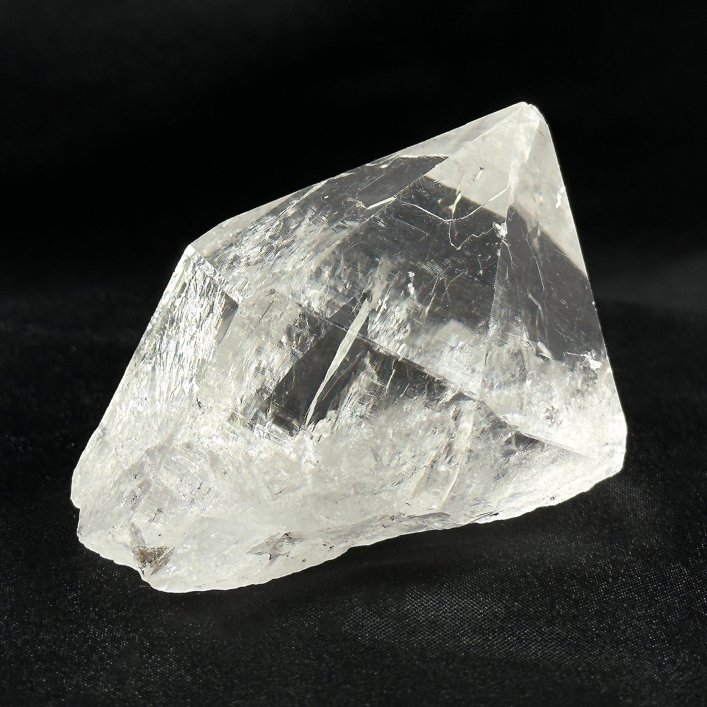 Natural Clear Quartz Gemstone Crystal - Wholesale - Gem Avenue