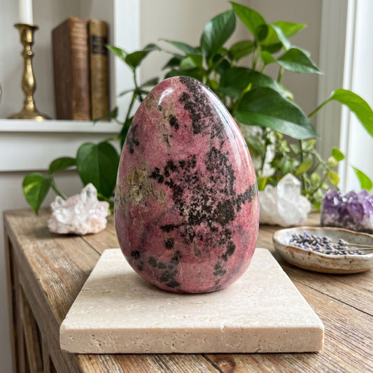 Natural Rhodonite Freeform Crystal – Polished Healing Stone for Emotional Balance, Reiki, Chakra Work, Meditation, Home Décor – Pink and Black Gemstone Rock-11-0121
