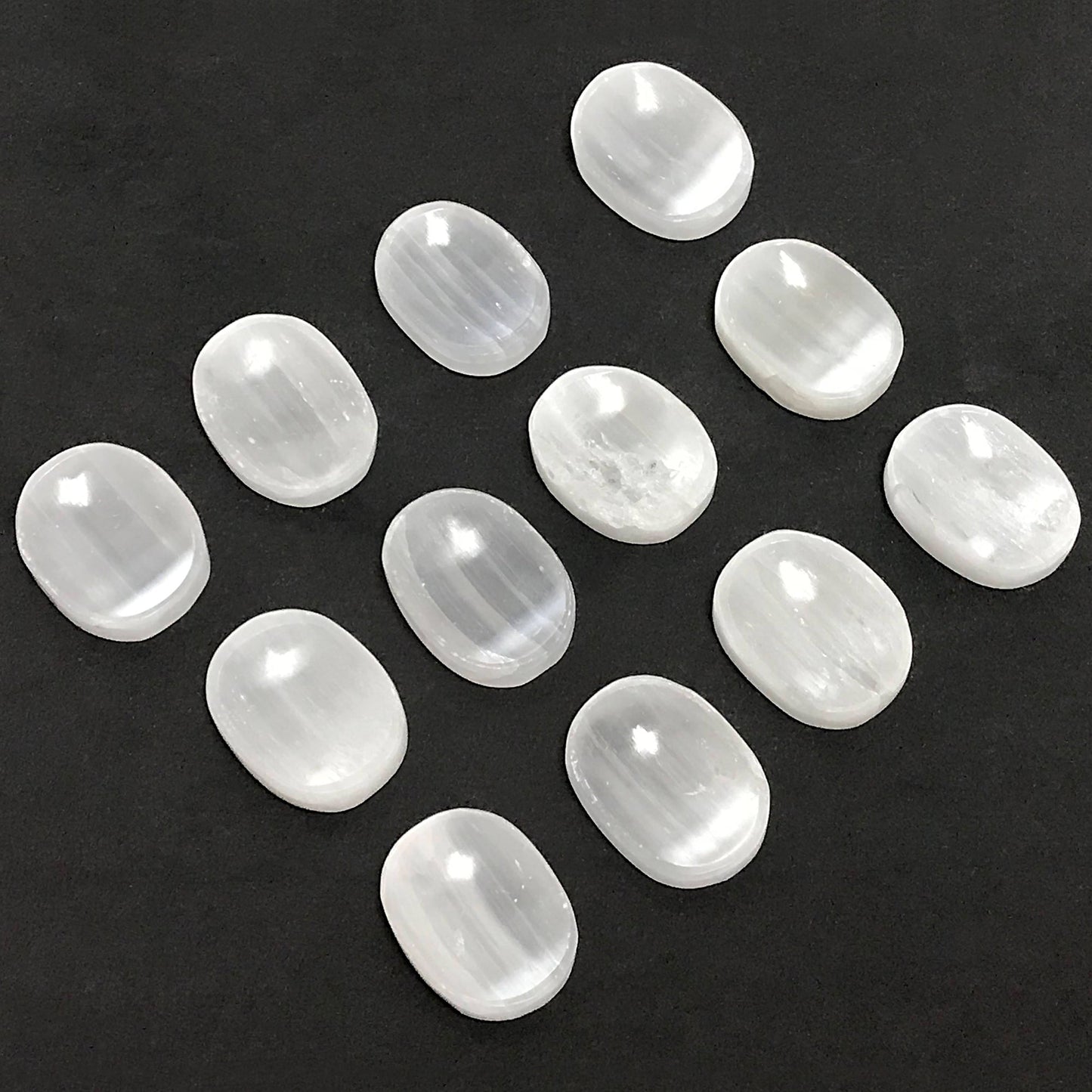 Selenite Worry Stone – Polished Pocket-Sized Thumb Stone with Indent for Stress Relief, Fidgeting, or Meditation – Smooth White Selenite Crystal Palm Stone (1 Piece)