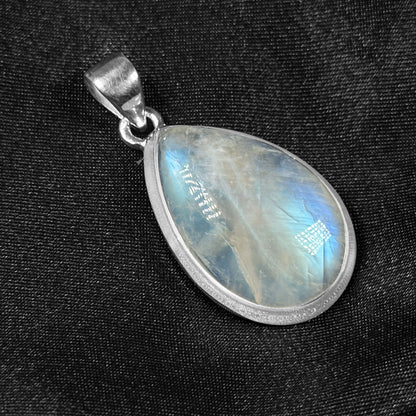 Rainbow Moonstone Pendant Necklace in 925 Sterling Silver Iridescent Gemstone Jewelry - GP345