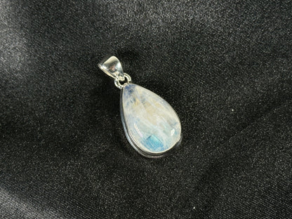 Rainbow Moonstone Pendant Necklace in 925 Sterling Silver Iridescent Gemstone Jewelry - GP345