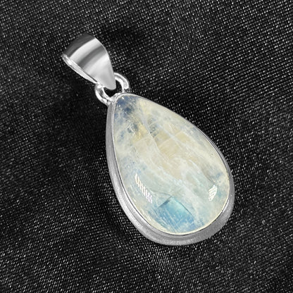 Rainbow Moonstone Pendant Necklace in 925 Sterling Silver Iridescent Gemstone Jewelry - GP345