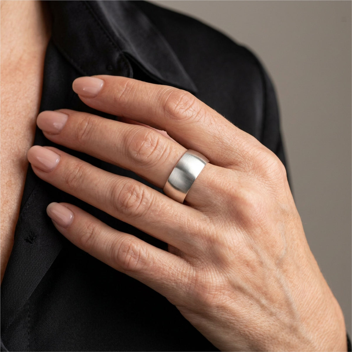 Stainless Steel Engravable Band Ring 7mm Custom Personalized Plain Unisex Wedding Jewelry Gift for Men & Women