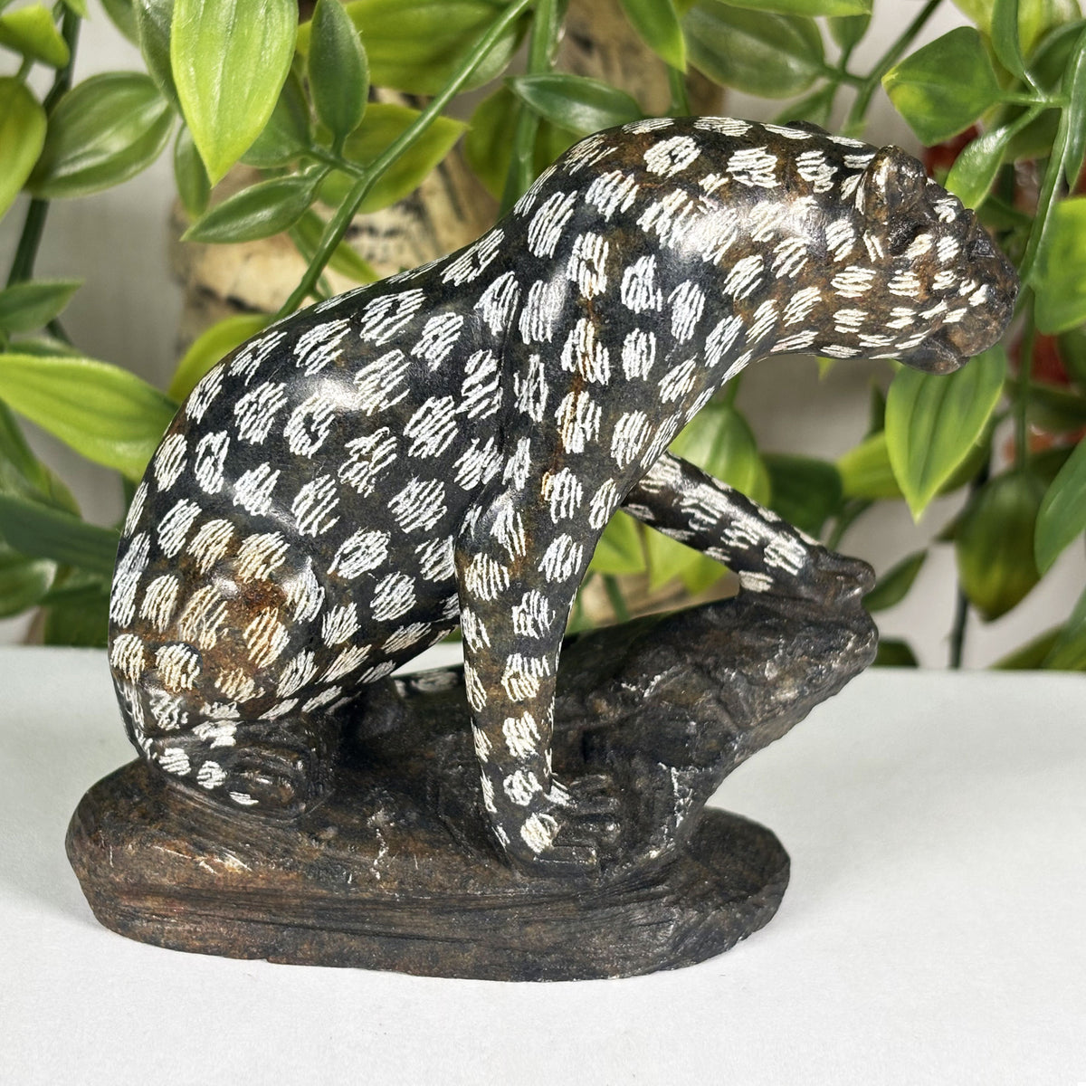 Serpentine Leopard Figurine - Gem Avenue