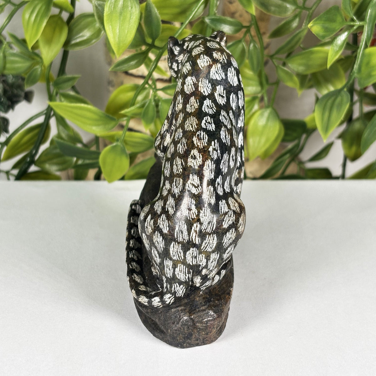 Serpentine Leopard Figurine - Gem Avenue