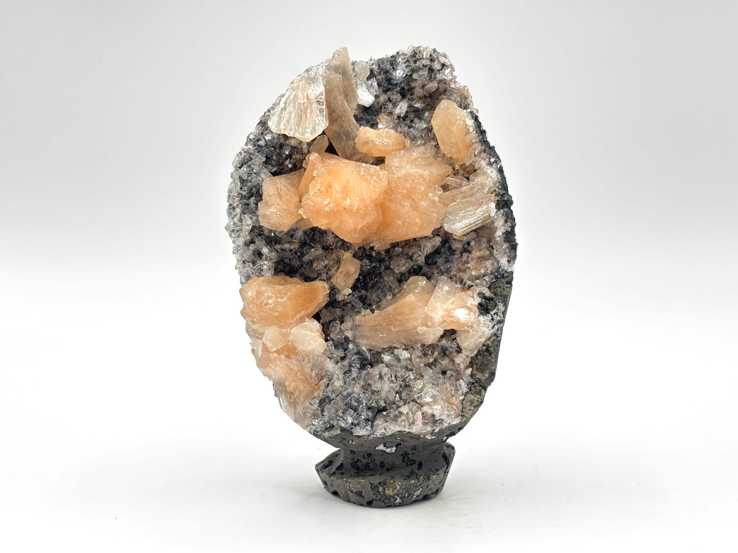 Natural Stilbite Chalcedony Mineral Specimen Beautiful Crystal for Collectors, Healing, Meditation & Home Decor Perfect for Mineral Enthusiasts & Energy Practices - RMI798