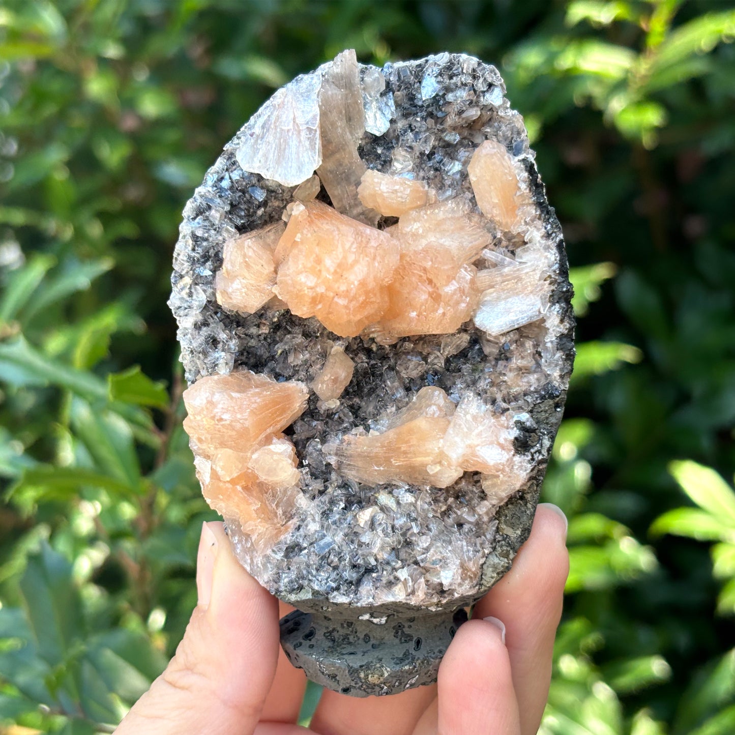 Natural Stilbite Chalcedony Mineral Specimen Beautiful Crystal for Collectors, Healing, Meditation & Home Decor Perfect for Mineral Enthusiasts & Energy Practices - RMI798