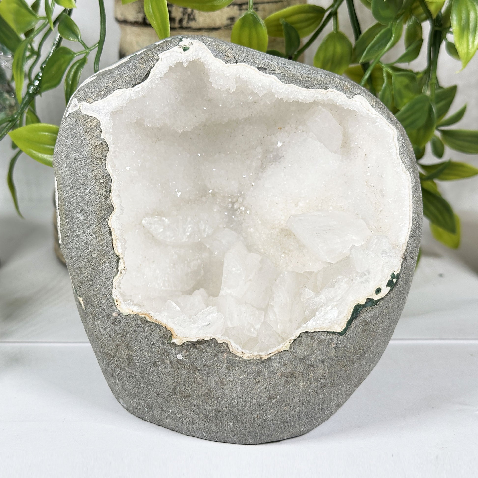 Natural Quartz Mineral Specimen - Gem Avenue Retail