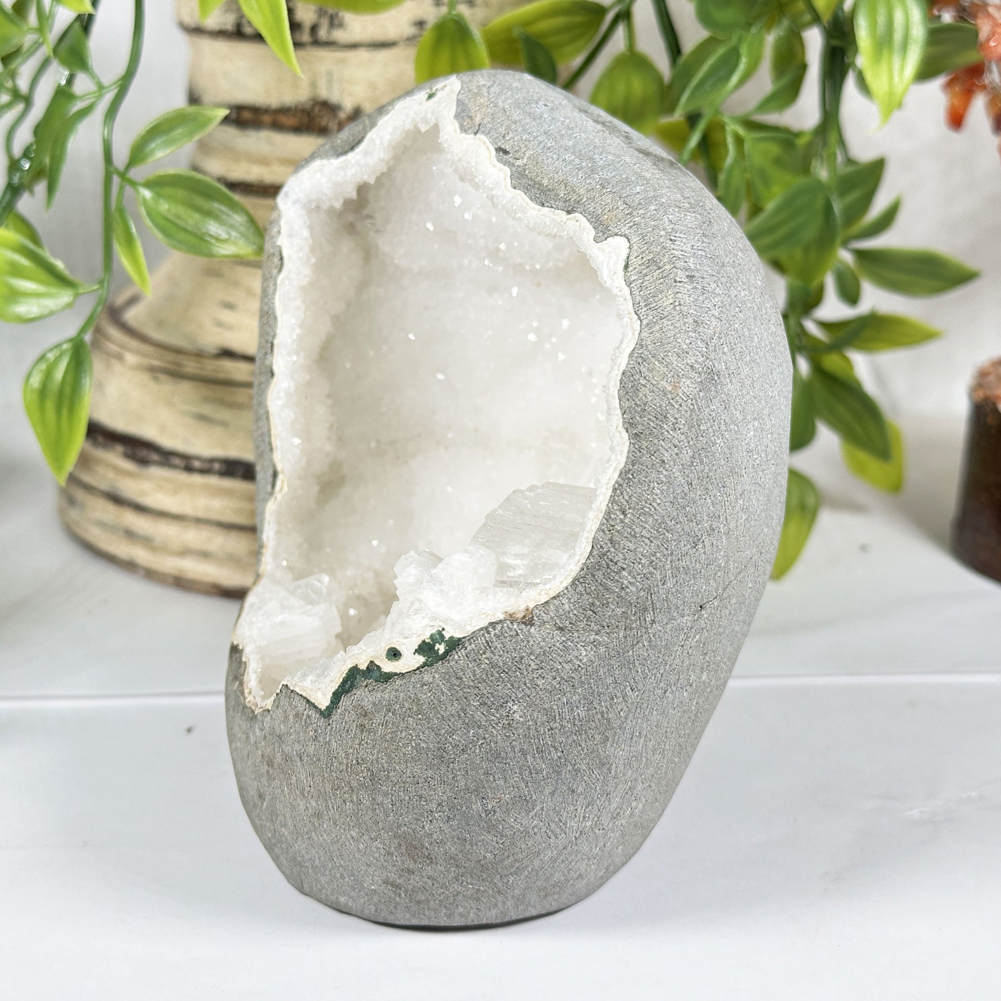 Natural Quartz Mineral Specimen - Gem Avenue Retail