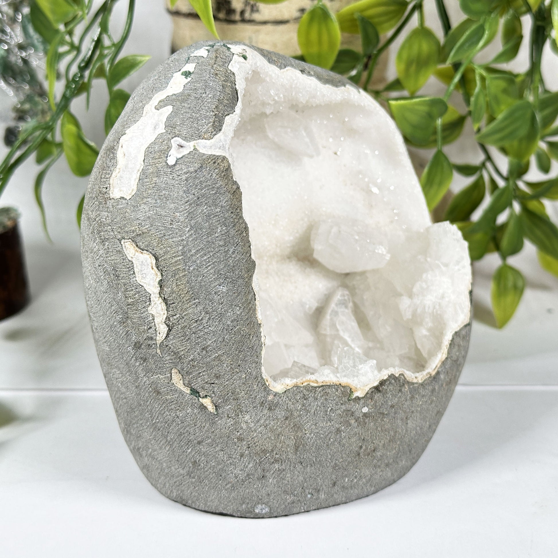 Natural Quartz Mineral Specimen - Gem Avenue Retail