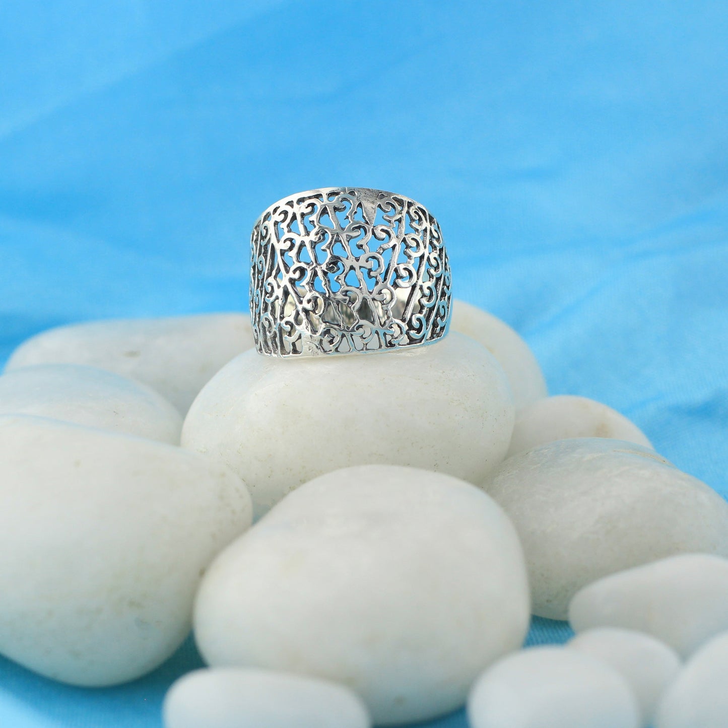 925 Sterling Silver High Polished Hollow Filigree Swirl Wide Ring - Gem Avenue