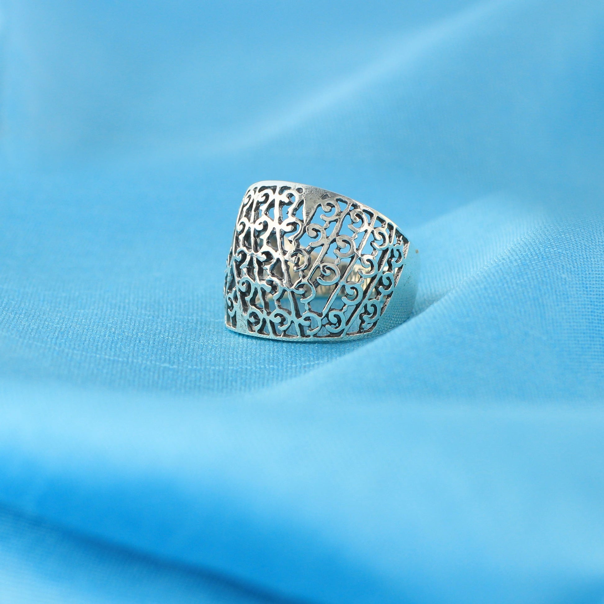 925 Sterling Silver High Polished Hollow Filigree Swirl Wide Ring - Gem Avenue