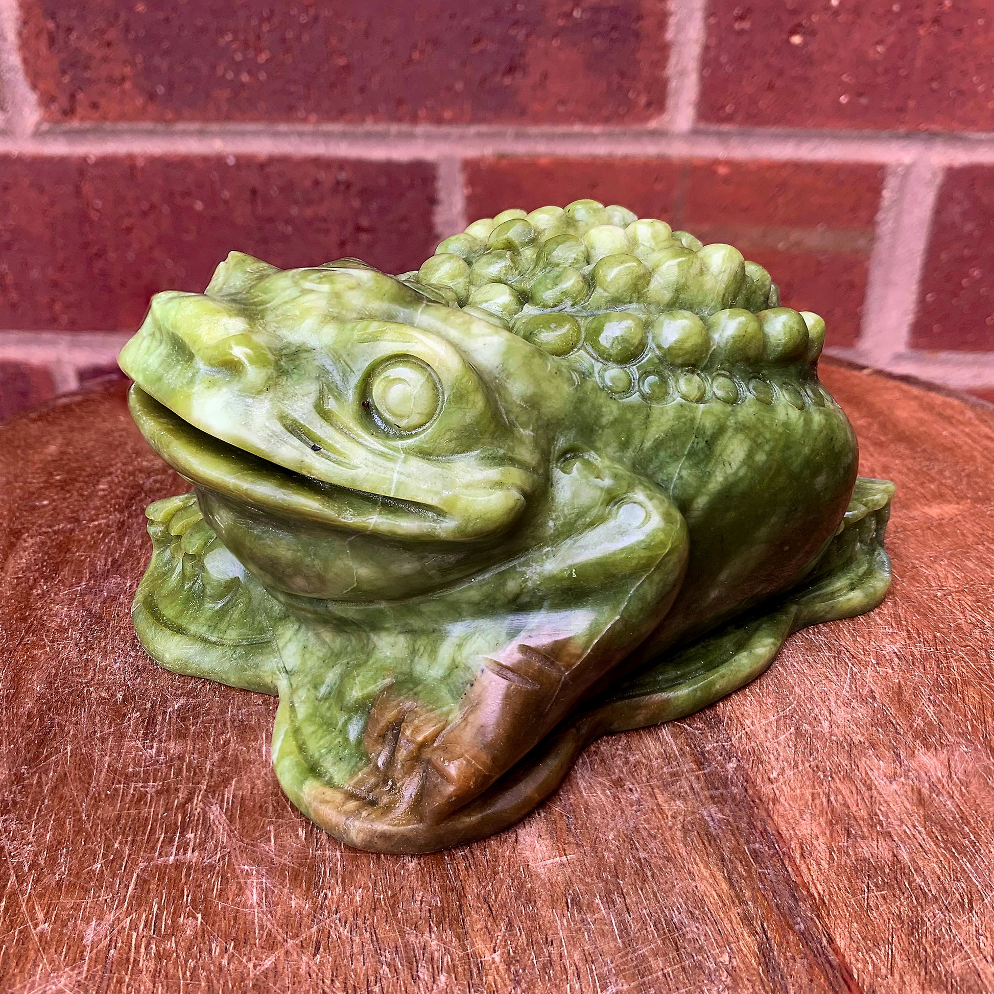 Hand Carved Frog Natural Nephrite Jade Crystal Gemstone Figurine Animal Sculpture Home Decor - Gem Avenue