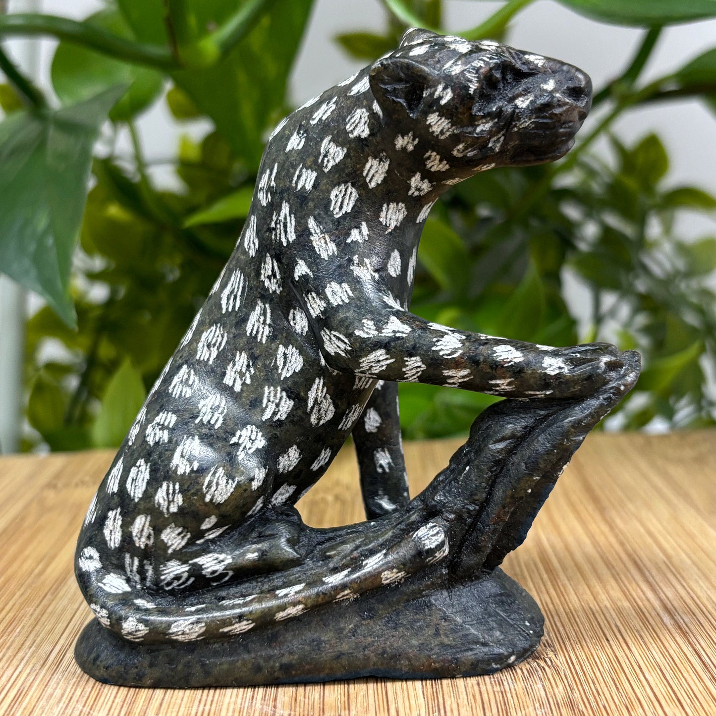 Serpentine Leopard Figurine - Gem Avenue