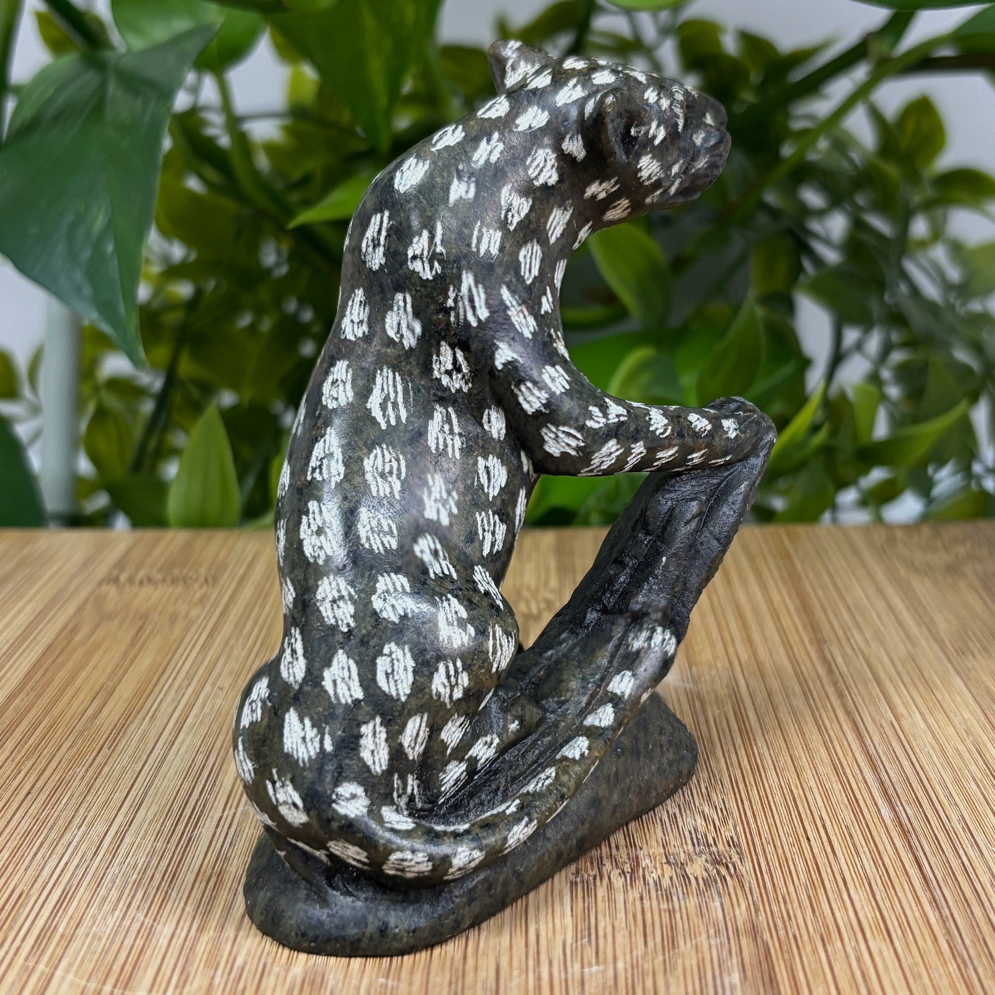 Serpentine Leopard Figurine - Gem Avenue