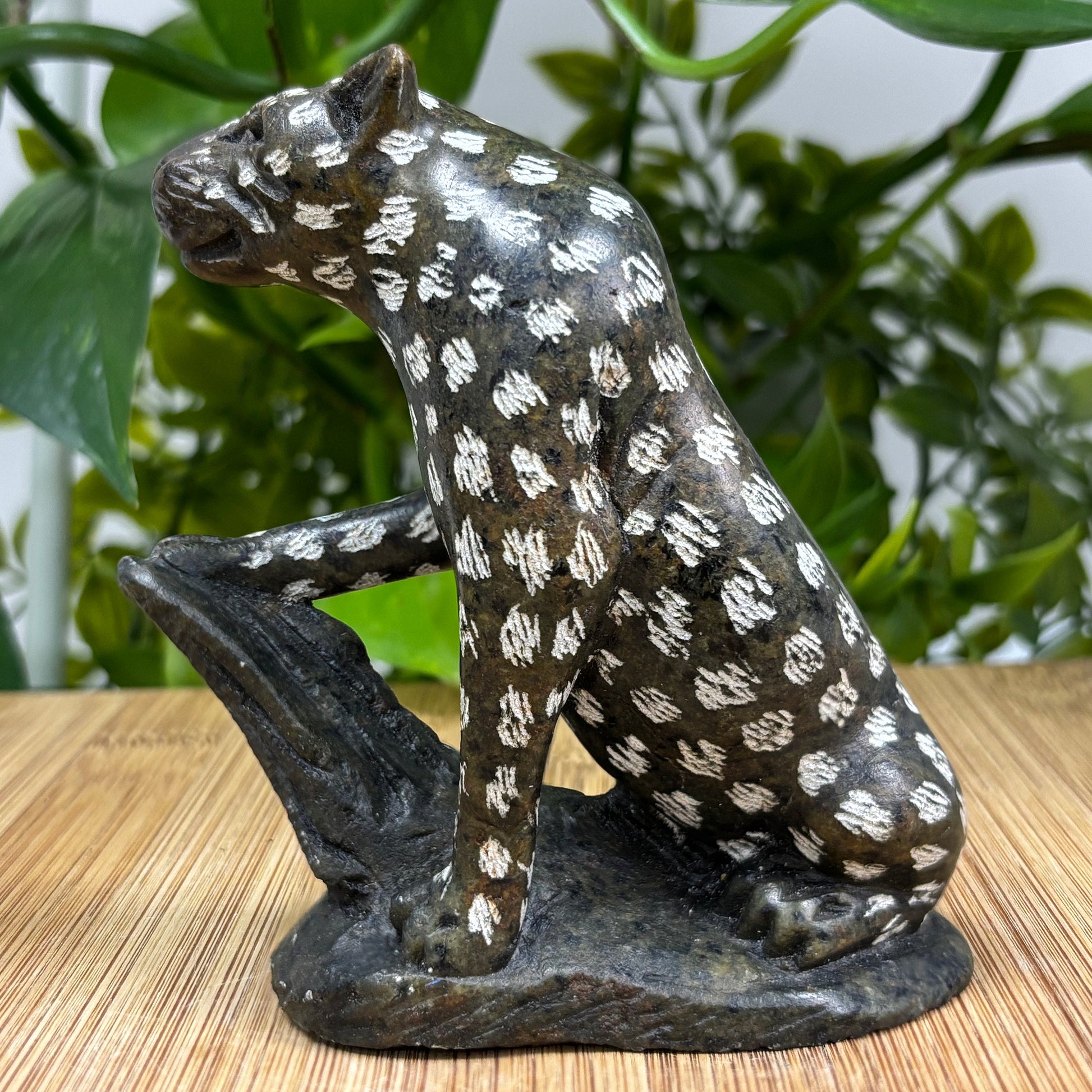 Serpentine Leopard Figurine - Gem Avenue