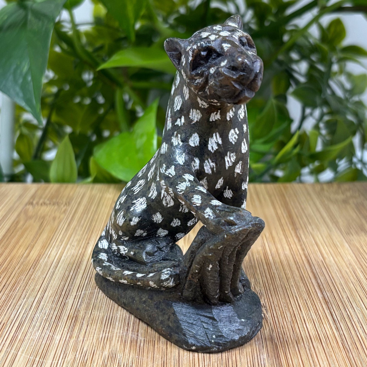 Serpentine Leopard Figurine - Gem Avenue