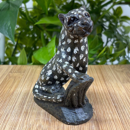 Serpentine Leopard Figurine - Gem Avenue