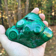 Natural Malachite Self-Standing Freeform – Polished Green Crystal Healing Stone Rock for Meditation, Energy Work & Home Décor Display - RPS395