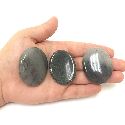 Gray Quartz Worry Stone – Pocket Thumb Stone with Indent for Anxiety and Stress Relief – Polished Gray Fidget Stone for Calming, Focus, Meditation, Grounding – Gift for Men & Women (1 Piece)