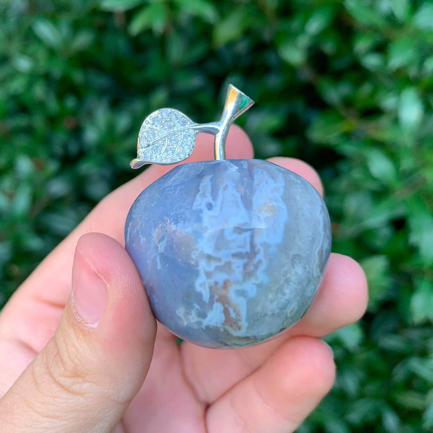 Apple-Shaped Crystal Stone Carving for Luck, Meditation & Home Decoration - RSH218