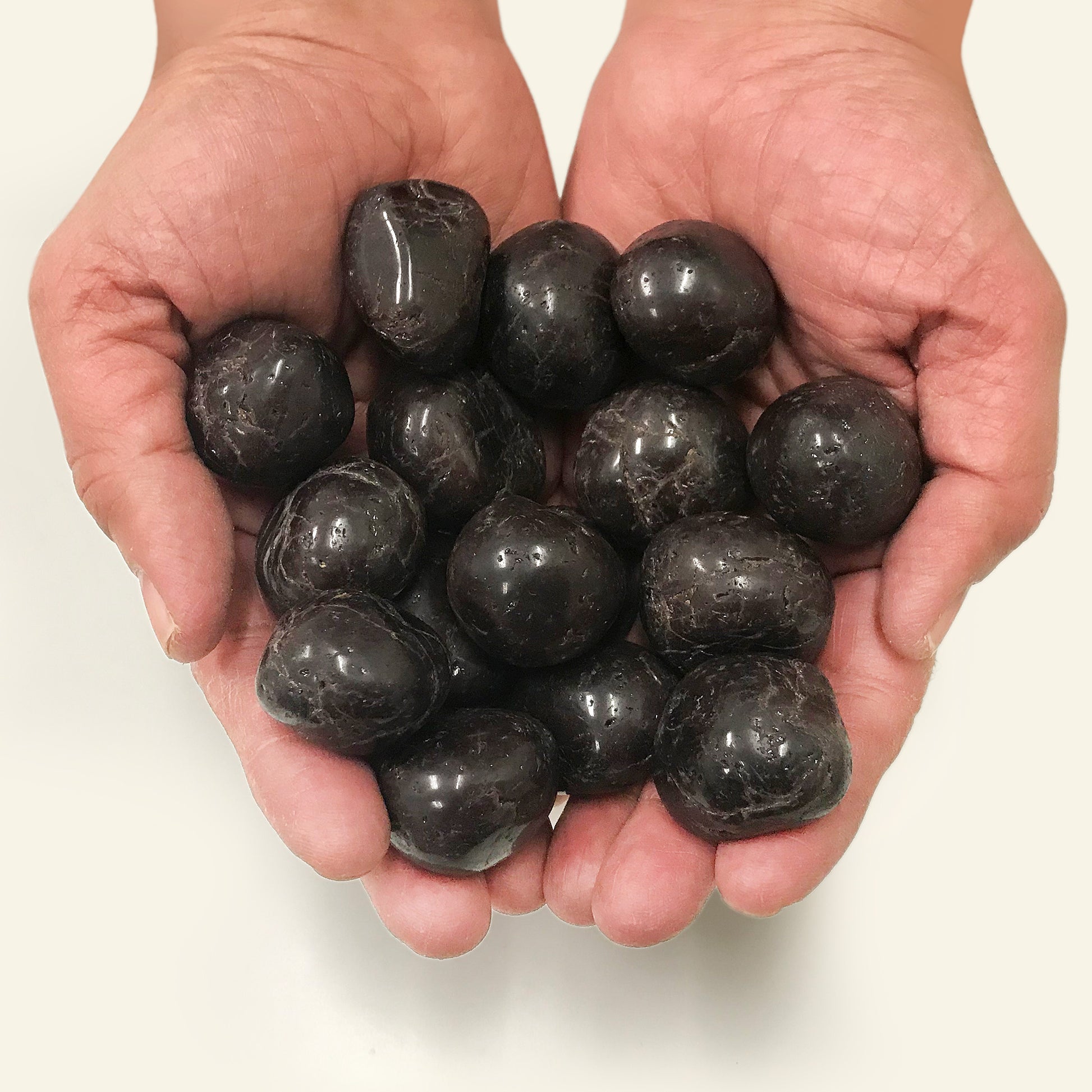 Garnet Tumbled Stone - Gem Avenue